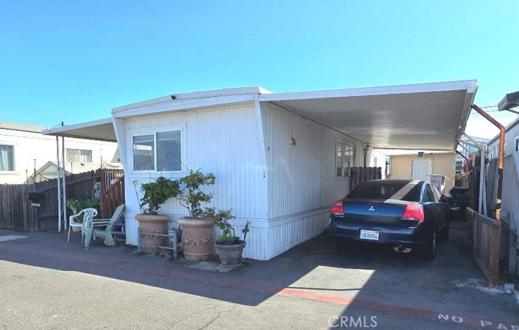 Image 4 of property listing at 21752 Pacific Coast Hwy 9, Huntington Beach, CA 92646