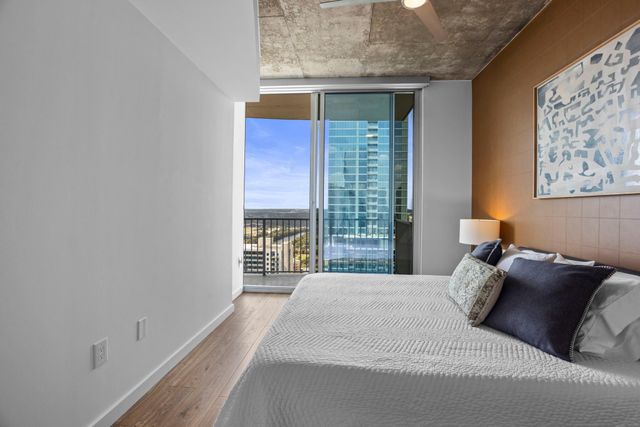 360 Nueces ST 3904, Austin, TX 78701