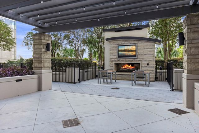 360 Nueces ST 3904, Austin, TX 78701