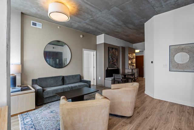 360 Nueces ST 3904, Austin, TX 78701