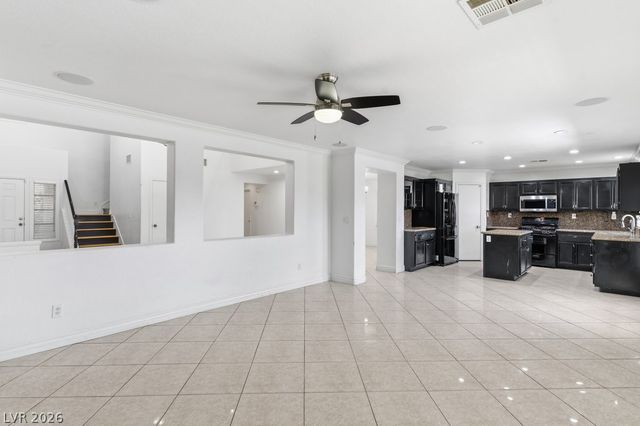 10143 Canyon Hills Avenue, Las Vegas, NV 89148