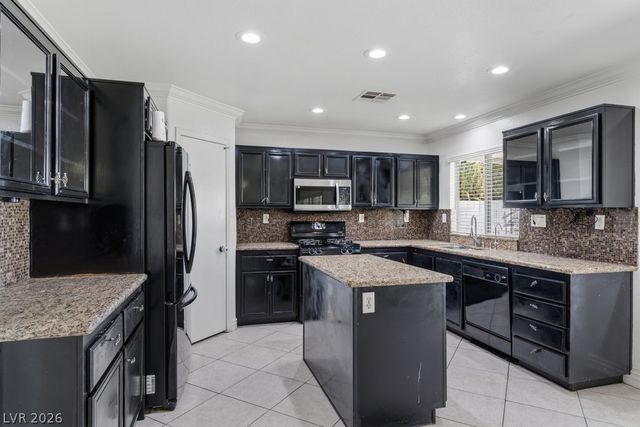 10143 Canyon Hills Avenue, Las Vegas, NV 89148
