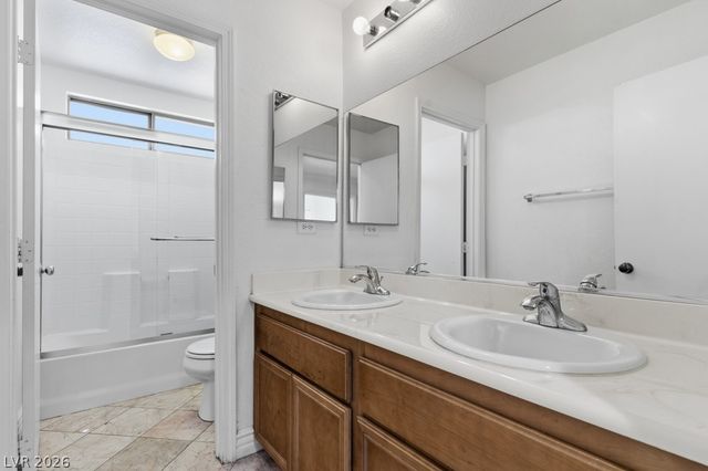 10143 Canyon Hills Avenue, Las Vegas, NV 89148