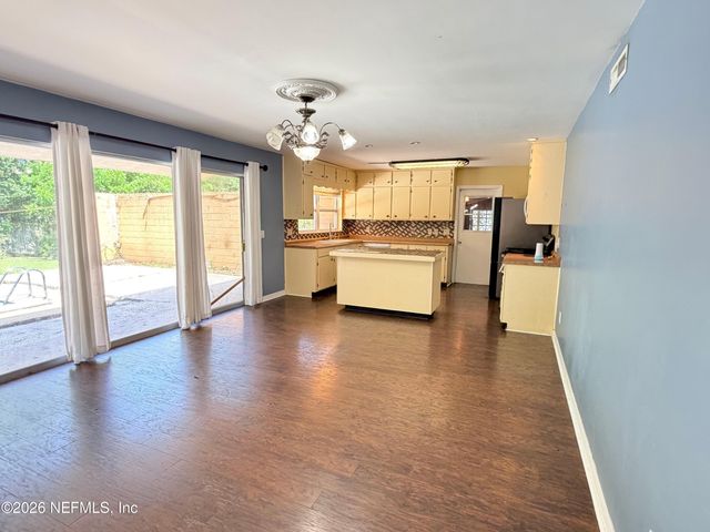 1806 MEMORY Lane, Jacksonville, FL 32210