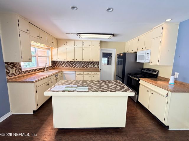 1806 MEMORY Lane, Jacksonville, FL 32210