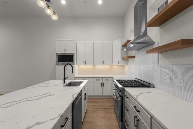 2203 Hondo Avenue 205, Dallas, TX 75219