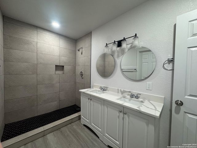 335 CR 1643 Clearview Drive, Moore, TX 78057