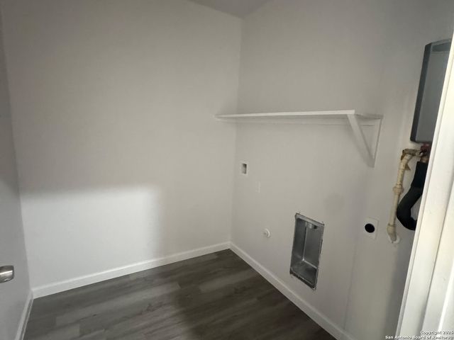 335 CR 1643 Clearview Drive, Moore, TX 78057