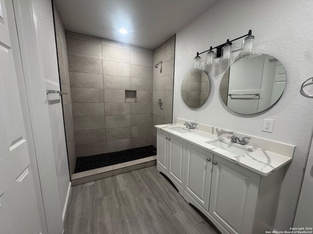 335 CR 1643 Clearview Drive, Moore, TX 78057