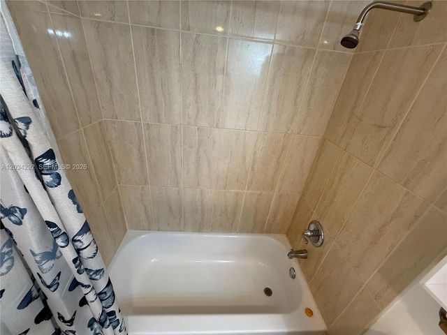 1800 79th St Cswy A202, North Bay Village, FL 33141