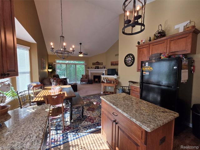 41321 Chestnut Drive, Clinton Charter Township, MI 48038