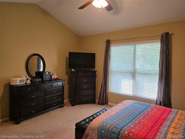 41321 Chestnut Drive, Clinton Charter Township, MI 48038