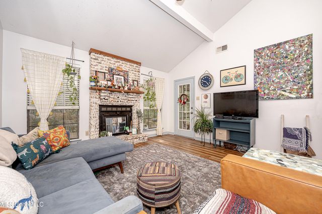 109 Reynolds Circle, Ocean Springs, MS 39564