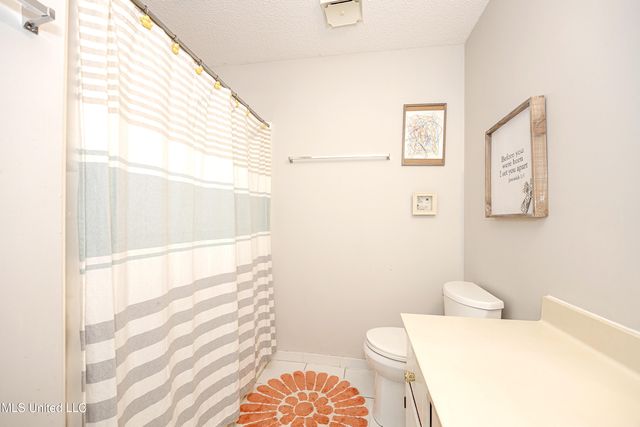 109 Reynolds Circle, Ocean Springs, MS 39564