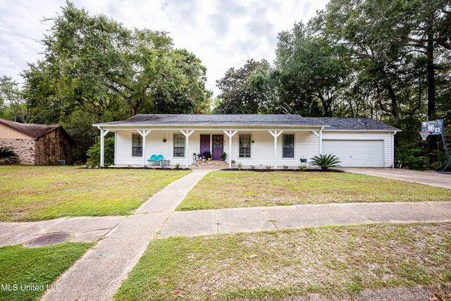 109 Reynolds Circle, Ocean Springs, MS 39564