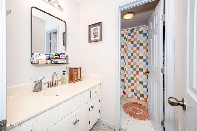 109 Reynolds Circle, Ocean Springs, MS 39564