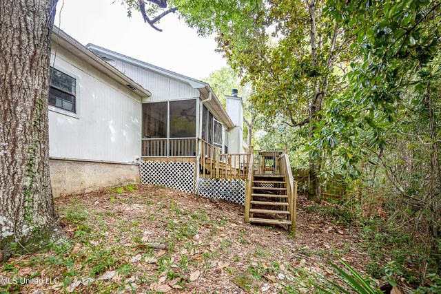 109 Reynolds Circle, Ocean Springs, MS 39564