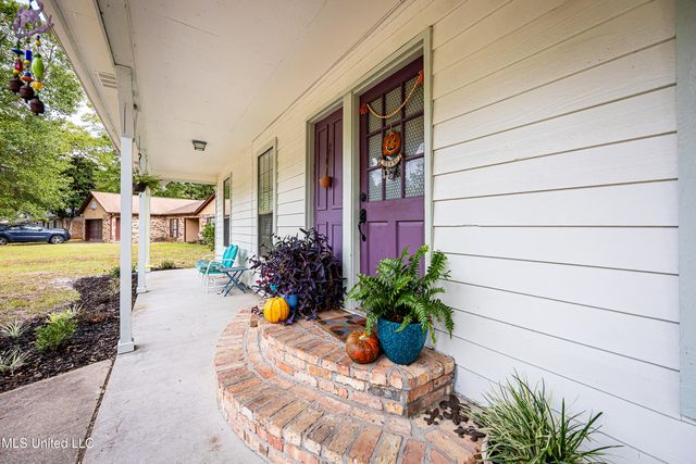 109 Reynolds Circle, Ocean Springs, MS 39564