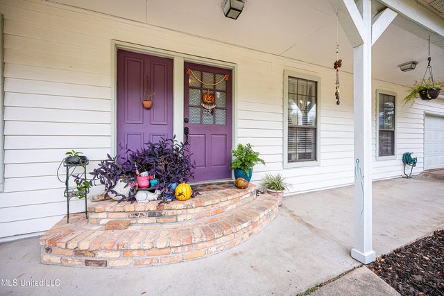 109 Reynolds Circle, Ocean Springs, MS 39564