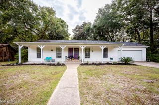 109 Reynolds Circle, Ocean Springs, MS 39564