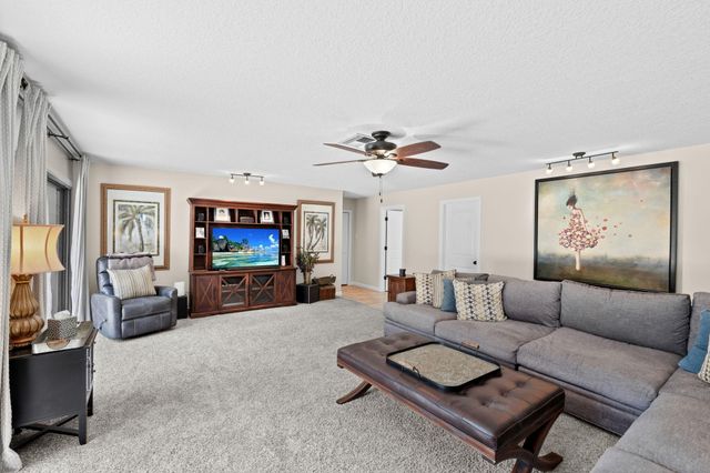 11001 SW Hawkview Circle, Stuart, FL 34997