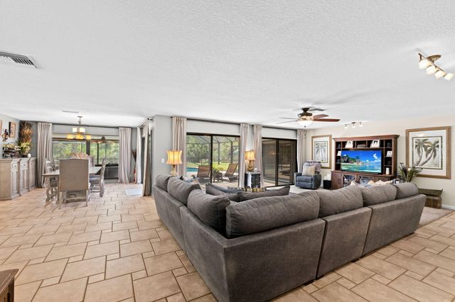 11001 SW Hawkview Circle, Stuart, FL 34997
