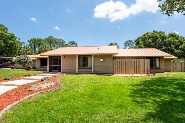 11001 SW Hawkview Circle, Stuart, FL 34997