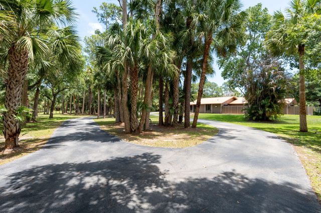 11001 SW Hawkview Circle, Stuart, FL 34997
