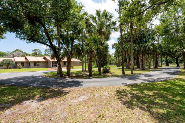 11001 SW Hawkview Circle, Stuart, FL 34997