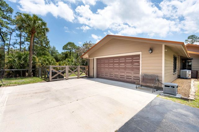 11001 SW Hawkview Circle, Stuart, FL 34997