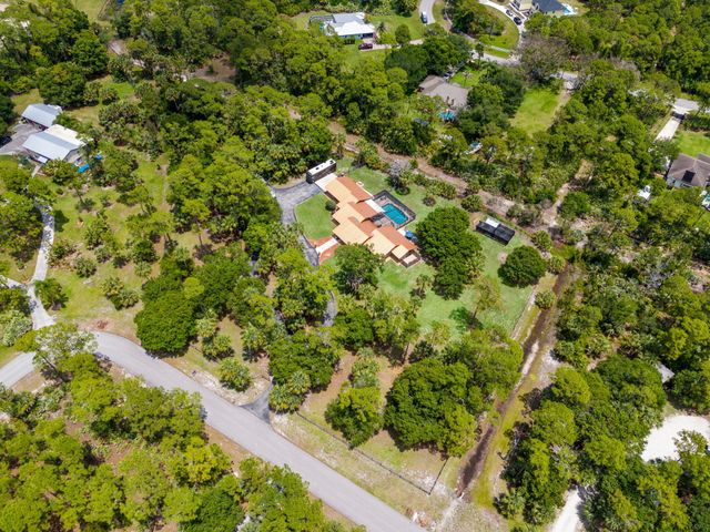 11001 SW Hawkview Circle, Stuart, FL 34997