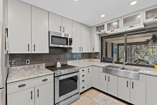 11001 SW Hawkview Circle, Stuart, FL 34997