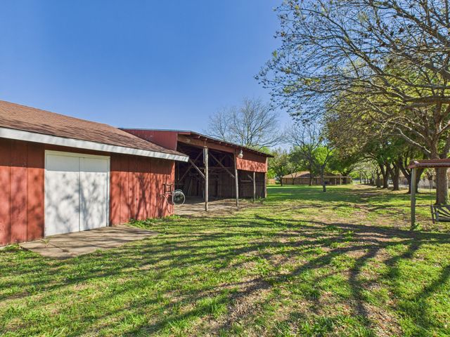 713 Barton Avenue, Glenn Heights, TX 75154