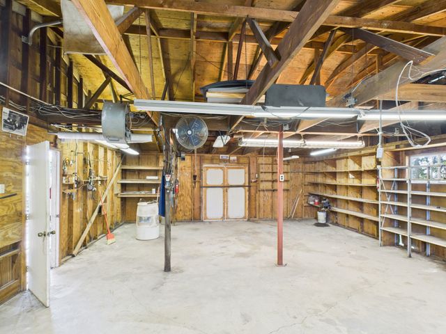 713 Barton Avenue, Glenn Heights, TX 75154