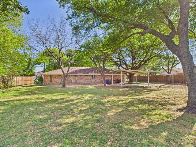 713 Barton Avenue, Glenn Heights, TX 75154
