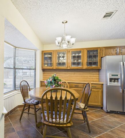 713 Barton Avenue, Glenn Heights, TX 75154