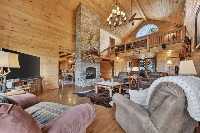 384 Dean Road, Mineral Bluff, GA 30559