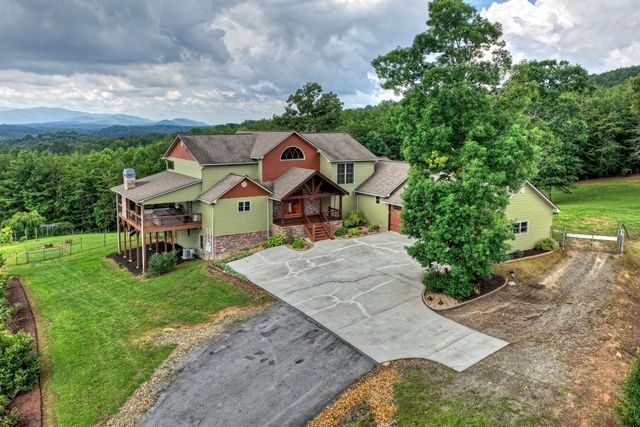 384 Dean Road, Mineral Bluff, GA 30559