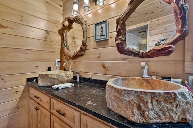 384 Dean Road, Mineral Bluff, GA 30559