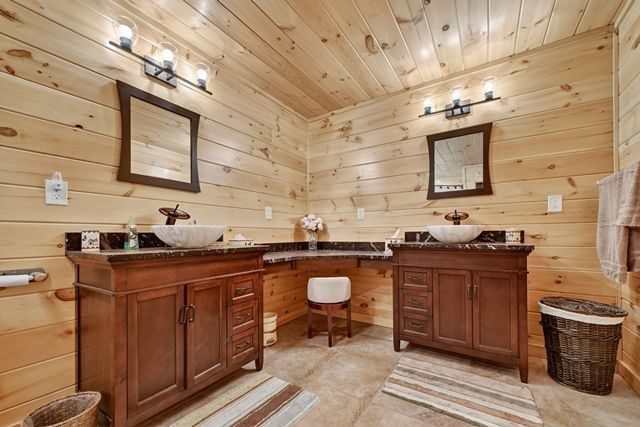384 Dean Road, Mineral Bluff, GA 30559