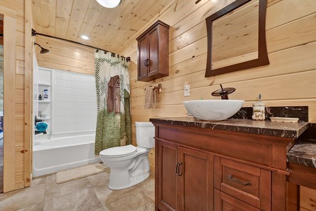 384 Dean Road, Mineral Bluff, GA 30559