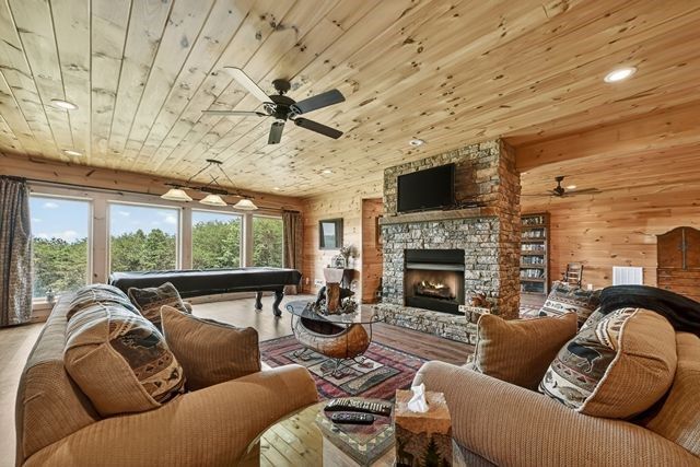 384 Dean Road, Mineral Bluff, GA 30559