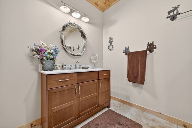 384 Dean Road, Mineral Bluff, GA 30559
