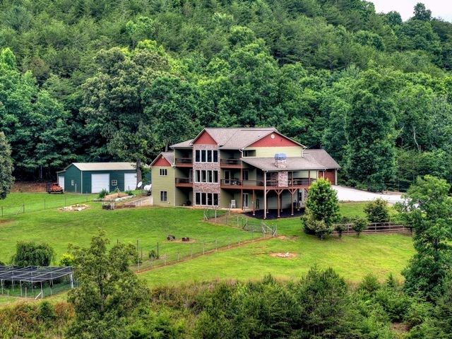 384 Dean Road, Mineral Bluff, GA 30559