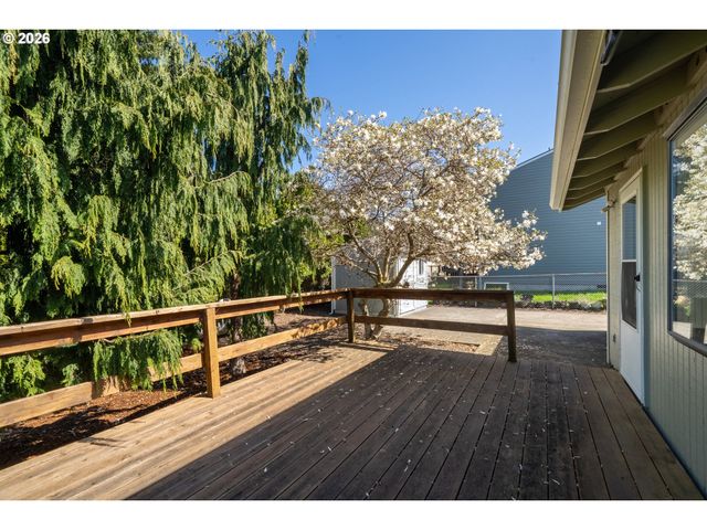 1233 Nehalem Ave, Rockaway Beach, OR 97136