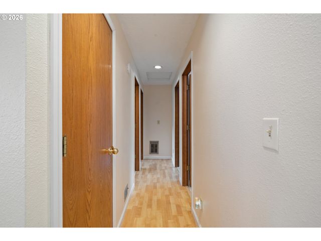 1233 Nehalem Ave, Rockaway Beach, OR 97136