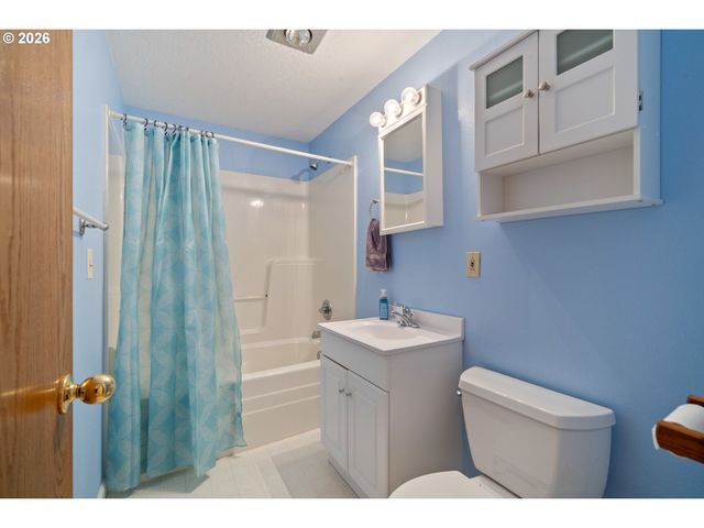 1233 Nehalem Ave, Rockaway Beach, OR 97136