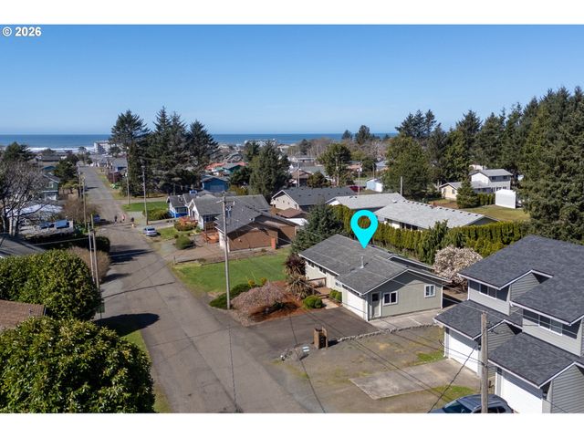 1233 Nehalem Ave, Rockaway Beach, OR 97136
