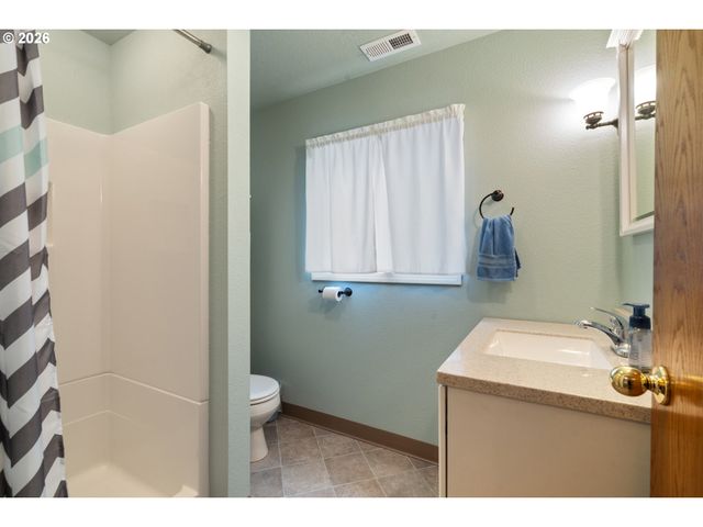 1233 Nehalem Ave, Rockaway Beach, OR 97136