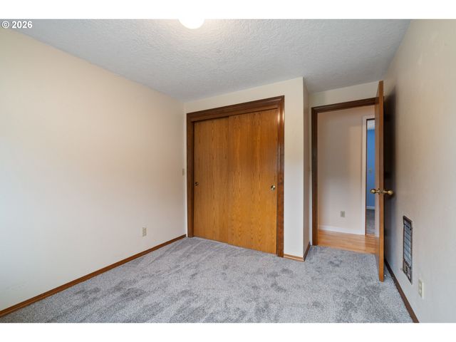 1233 Nehalem Ave, Rockaway Beach, OR 97136